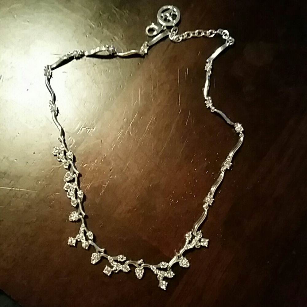 Women's necklace